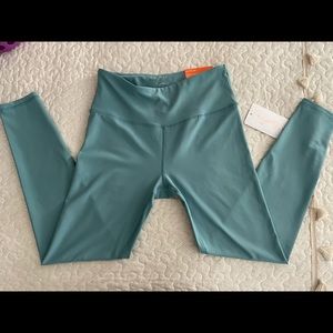 Gottex Leggings size Large. NWT